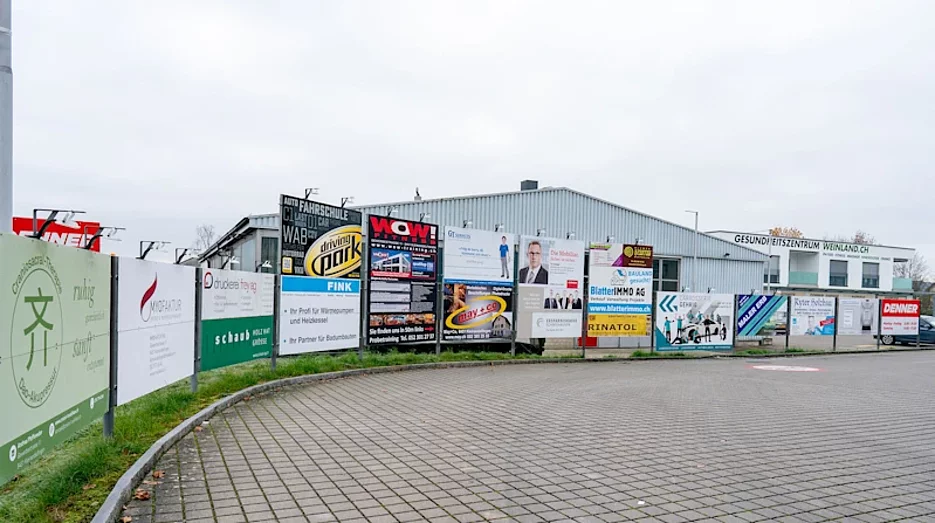Bannerwerbung-Badertscher-Handels- und Invest AG, 8451 Kleinandelfingen Bannerwerbung-Badertscher-Handels- und Invest AG, 8451 Kleinandelfingen